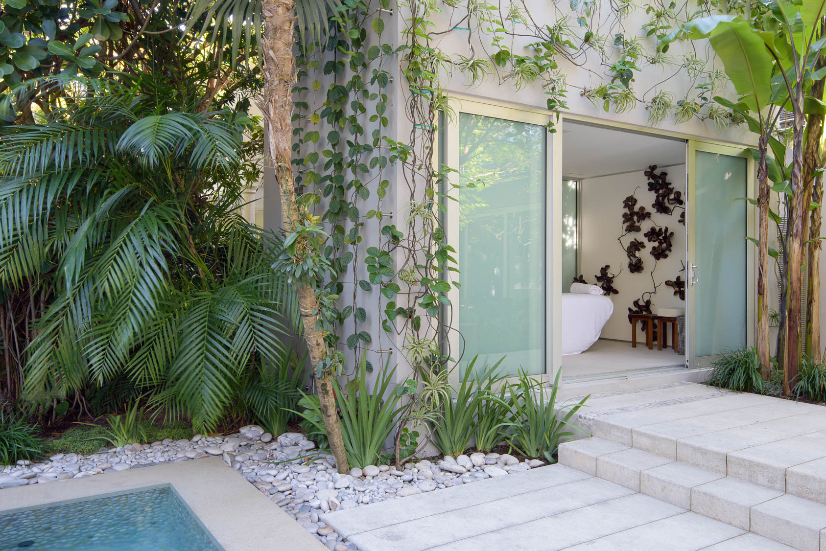 Miami-Beach-Residential-Garden-10